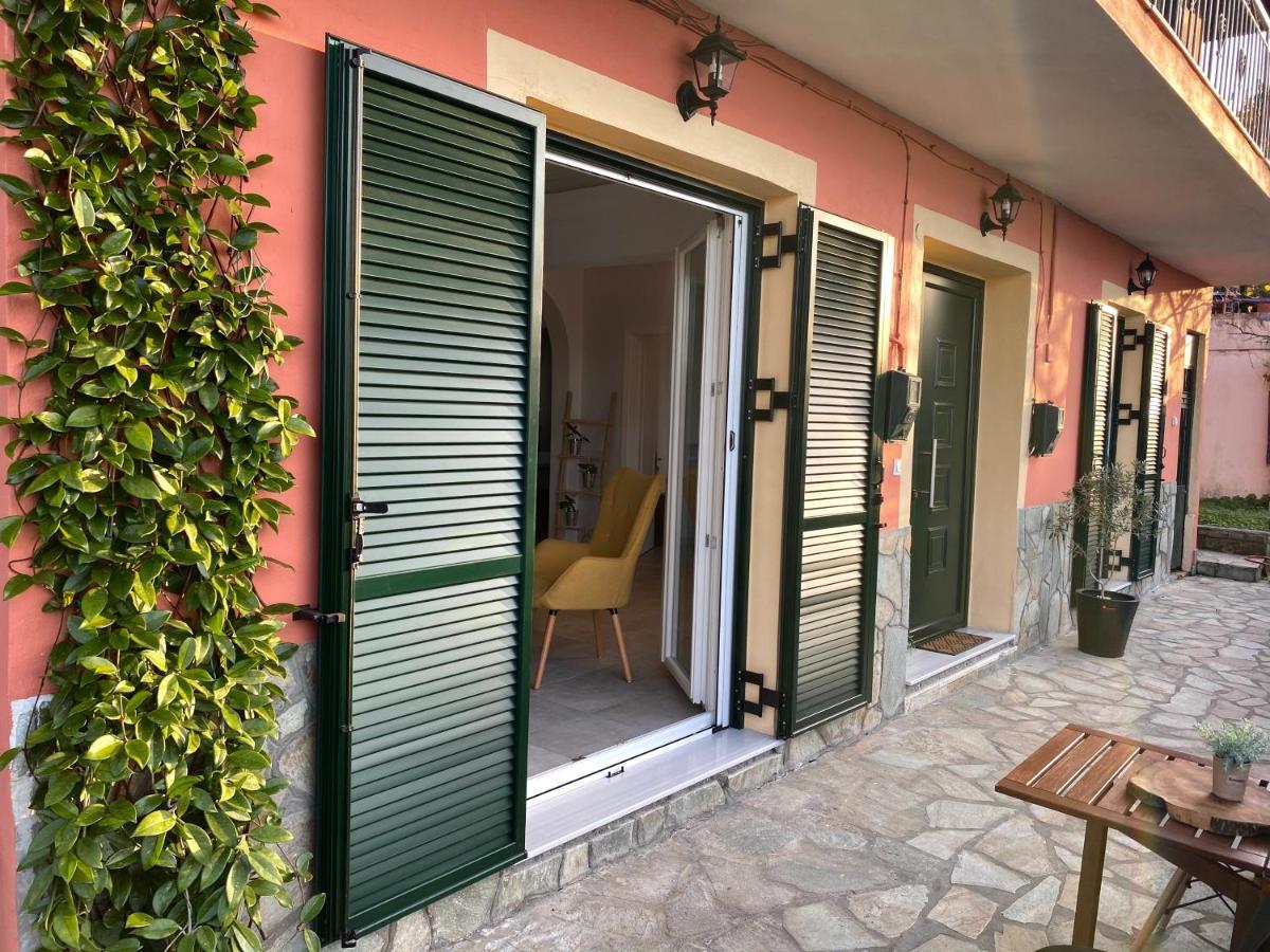 Coralli Pentati 2 "Dimitris Apartments" Luaran gambar